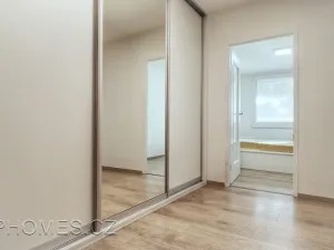 Pronájem bytu 2+kk, Praha, Novoborská, 44 m2
