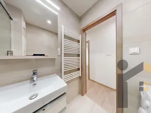 Pronájem bytu 2+kk, Praha - Kobylisy, Mirovická, 39 m2