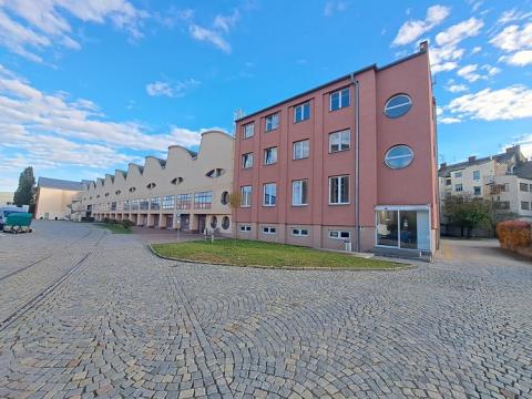 Pronájem kanceláře, Brno, Olomoucká, 550 m2