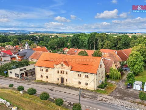 Prodej obchodního prostoru, Přestavlky, 1306 m2