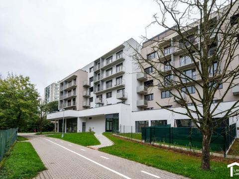 Pronájem bytu 1+kk, Pardubice - Zelené Předměstí, nábřeží Závodu míru, 33 m2