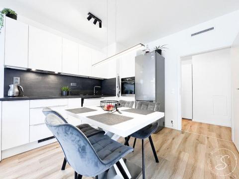 Pronájem bytu 2+kk, Praha - Hloubětín, Laponská, 56 m2