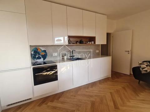 Pronájem bytu 2+kk, Pardubice, Na Spravedlnosti, 70 m2