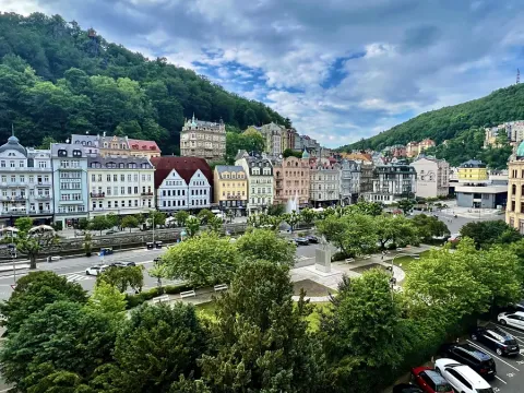 Prodej bytu 5+1, Karlovy Vary, Divadelní náměstí, 185 m2