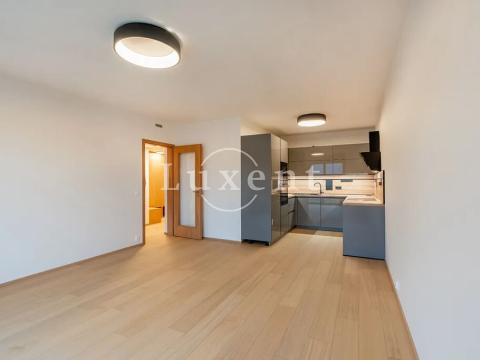 Pronájem bytu 2+kk, Praha - Modřany, Vorařská, 61 m2