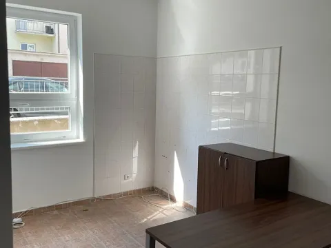 Pronájem kanceláře, Znojmo, náměstí Svobody, 20 m2