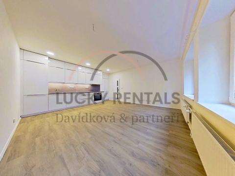 Pronájem bytu 2+kk, Praha - Smíchov, Pod Děvínem, 62 m2