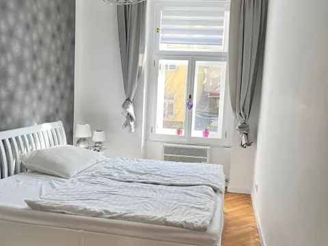 Pronájem bytu 2+kk, Praha - Žižkov, Blahníkova, 41 m2