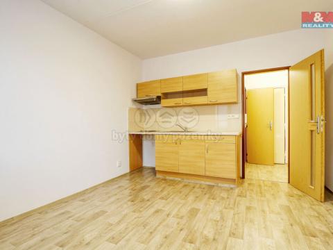 Pronájem bytu 1+kk, Klatovy, Pod Hůrkou, 20 m2