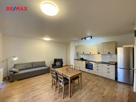 Pronájem bytu 2+kk, Praha - Modřany, Komořanská, 54 m2