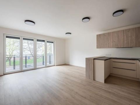 Pronájem bytu 2+kk, Praha - Háje, Sochorcova, 82 m2