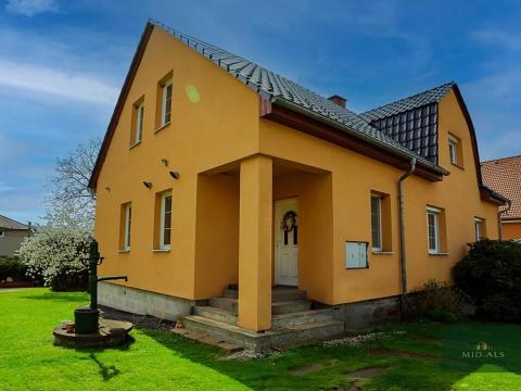 Prodej rodinného domu, Těně, 195 m2