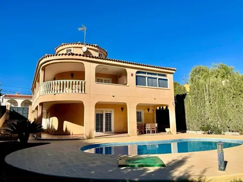 Prodej vily, Torrevieja, Španělsko, 275 m2