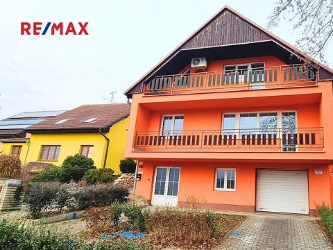 Prodej bytu 5+1, Hrušovany nad Jevišovkou, Na Hrádku, 172 m2