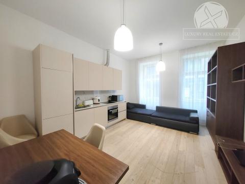 Prodej bytu 2+kk, Praha - Smíchov, Kmochova, 53 m2