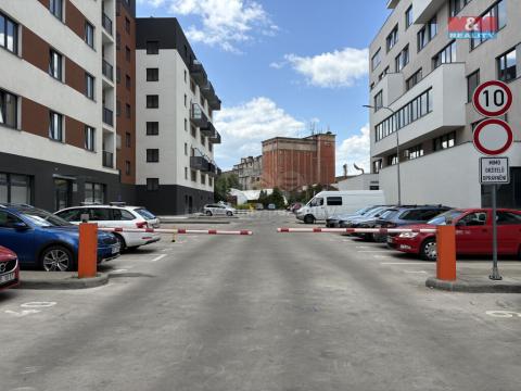 Prodej garážového stání, Pardubice, 11 m2