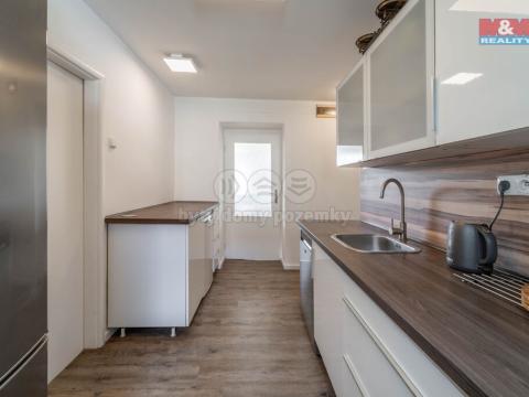 Prodej bytu 3+1, Tmaň, Sídliště, 62 m2