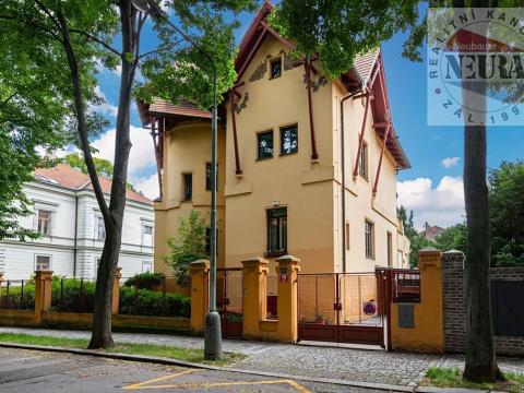 Pronájem bytu 3+1, Praha - Bubeneč, Slavíčkova, 90 m2