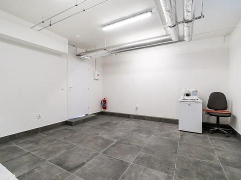 Pronájem obchodního prostoru, Praha - Kobylisy, Bergerova, 105 m2