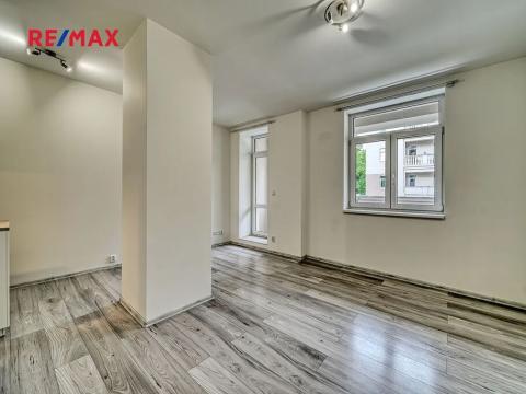Pronájem bytu 2+kk, Milovice, Slepá, 38 m2
