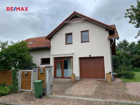 Pronájem rodinného domu, Ohrobec, V sedlištích, 220 m2