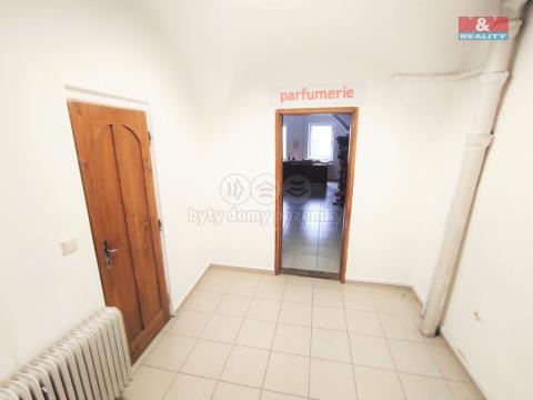 Pronájem obchodního prostoru, Nový Jičín, Masarykovo nám., 40 m2