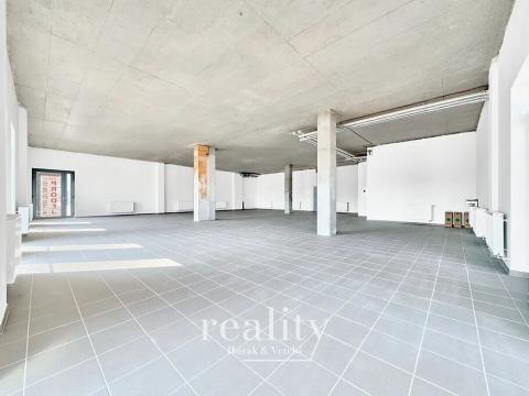 Pronájem obchodního prostoru, Znojmo, Kosmákova, 216 m2
