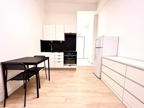 Pronájem bytu 1+kk, Praha - Vysočany, Poděbradská, 28 m2