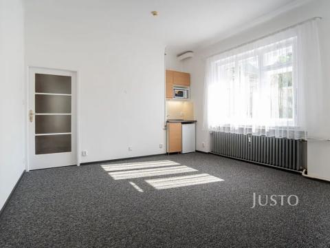 Pronájem kanceláře, Praha - Dejvice, České družiny, 43 m2