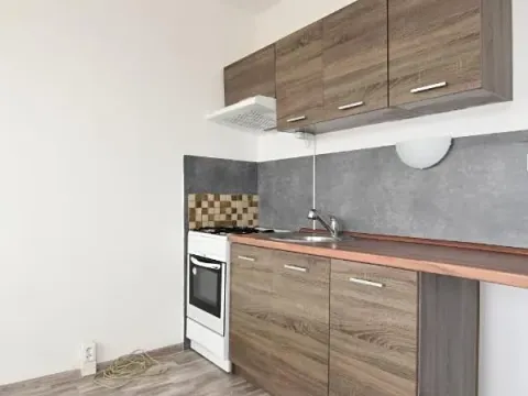 Pronájem bytu 1+1, Klášterec nad Ohří, Pionýrů, 35 m2