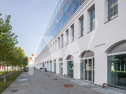Pronájem kanceláře, Praha - Karlín, Křižíkova, 436 m2