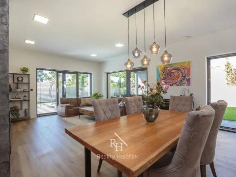 Prodej rodinného domu, Dolany, 160 m2