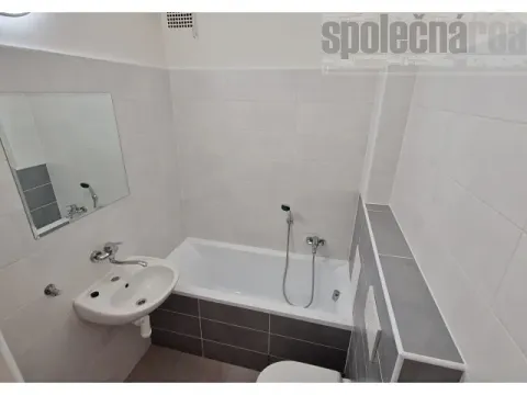 Pronájem bytu 1+kk, Praha - Holešovice, Tusarova, 30 m2