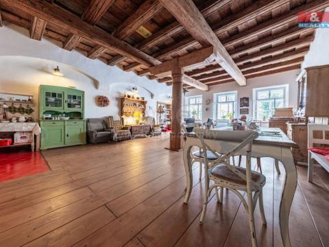 Prodej rodinného domu, Broumov, Mírové náměstí, 534 m2