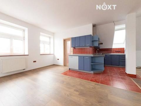 Pronájem atypického bytu, Jilemnice, Masarykovo náměstí, 66 m2