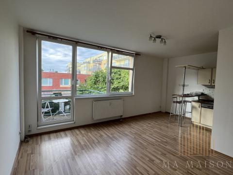 Pronájem bytu 1+kk, Praha - Hlubočepy, Voskovcova, 32 m2
