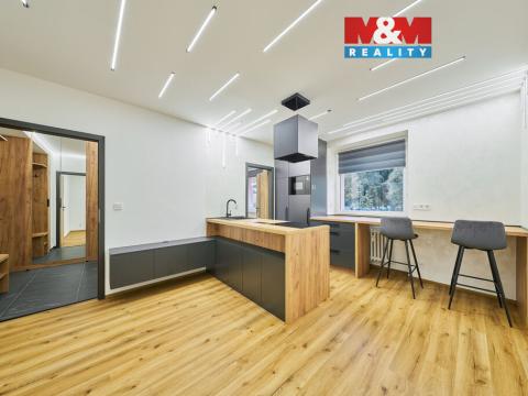 Pronájem bytu 2+kk, Trutnov - Dolní Předměstí, Úpské nábřeží, 39 m2