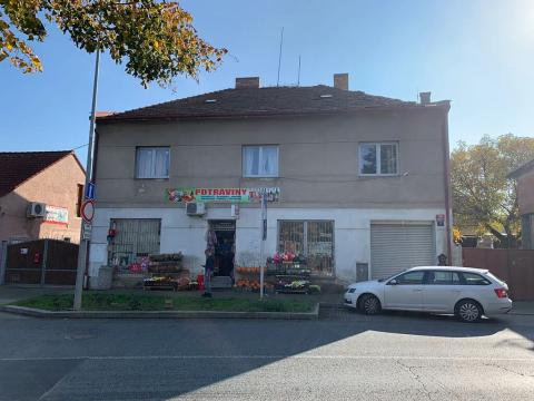 Prodej rodinného domu, Praha - Kunratice, náměstí Prezidenta Masaryka, 200 m2