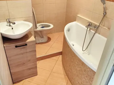 Pronájem bytu 1+1, Jirkov, Červenohrádecká, 35 m2