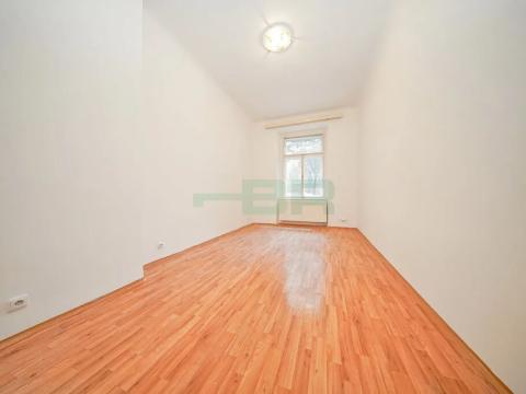 Pronájem bytu 2+kk, Praha - Vršovice, Madridská, 44 m2