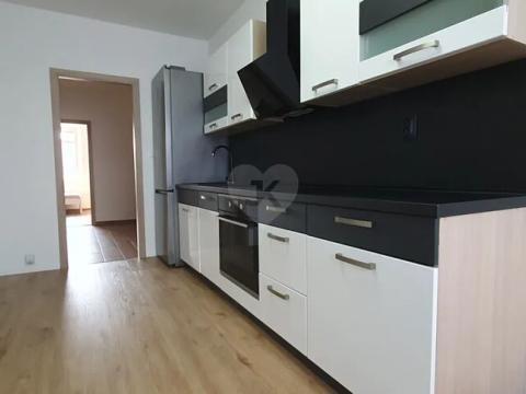 Prodej bytu 3+1, Teplice, Přítkovská, 78 m2