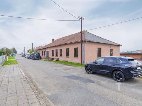 Prodej komerční nemovitosti, Lipovec, 670 m2