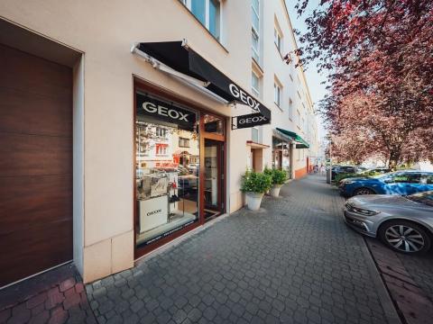 Pronájem obchodního prostoru, Zlín, Sadová, 100 m2