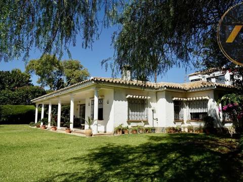 Prodej vily, Estepona, Španělsko, 220 m2