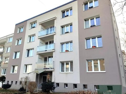 Prodej bytu 2+1, Zbiroh, Majerové, 57 m2