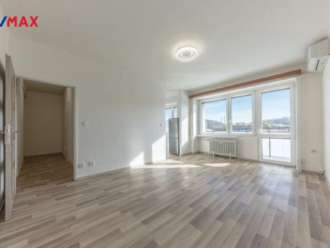 Pronájem bytu 1+1, Praha - Nusle, K podjezdu, 35 m2