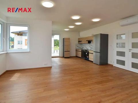 Pronájem bytu 4+kk, Úhonice, Otakara Kádnera, 111 m2