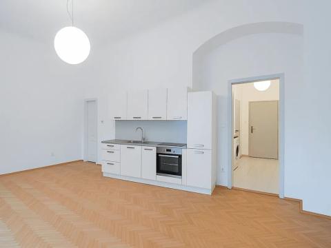 Pronájem bytu 2+kk, Praha, Křižíkova, 59 m2