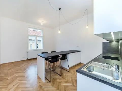 Prodej bytu 2+kk, Praha - Vršovice, Na spojce, 55 m2