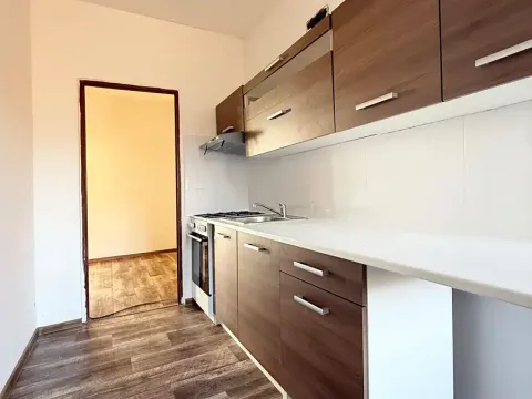 Pronájem bytu 2+1, Chomutov, 17. listopadu, 62 m2